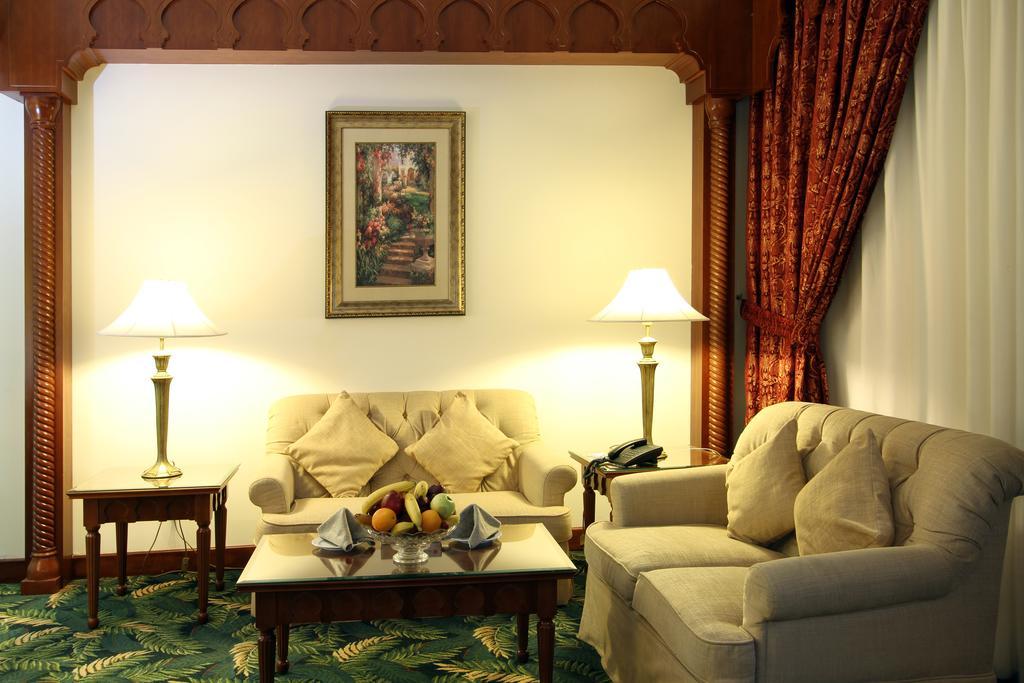Ramada Madinah Al Hamra Otel Medine Dış mekan fotoğraf